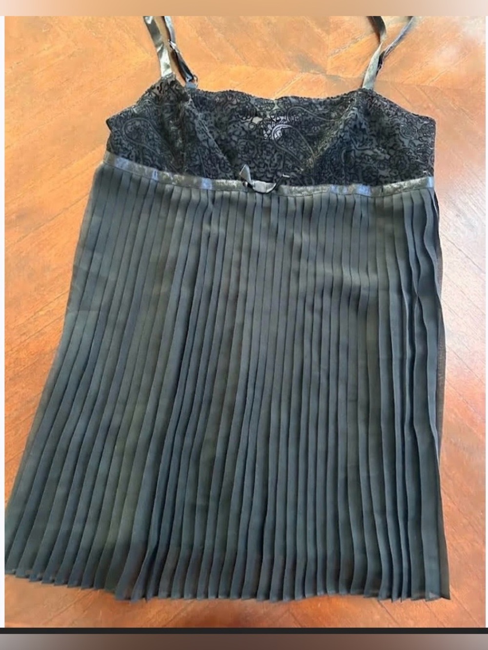 Victoria's Secret Black Lace-Trim Pleated Slip size M